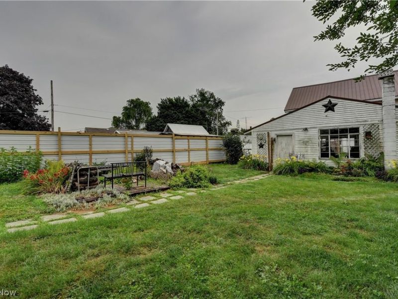 442 Main Street W, Beach City, OH 44608 Photo 23