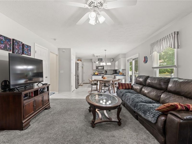 454 Golden Russett Boulevard, Amherst, OH 44001 Photo 12