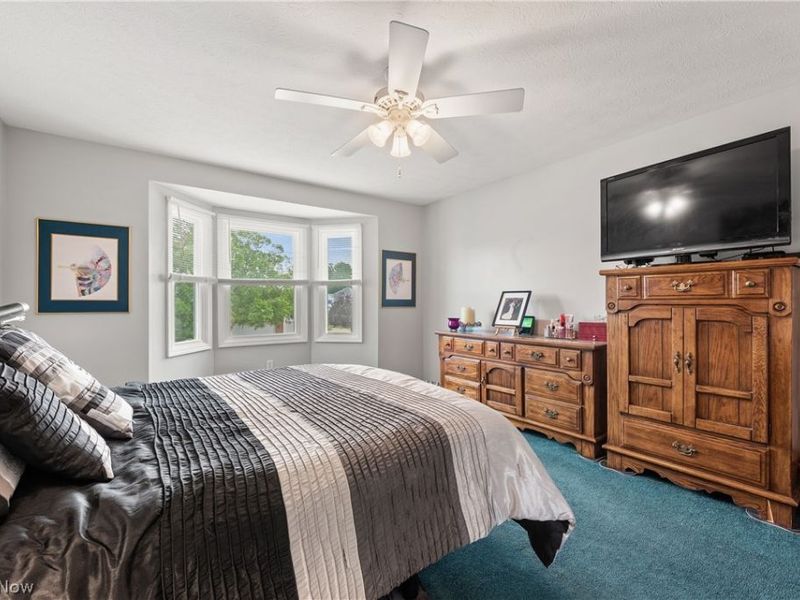 454 Golden Russett Boulevard, Amherst, OH 44001 Photo 24