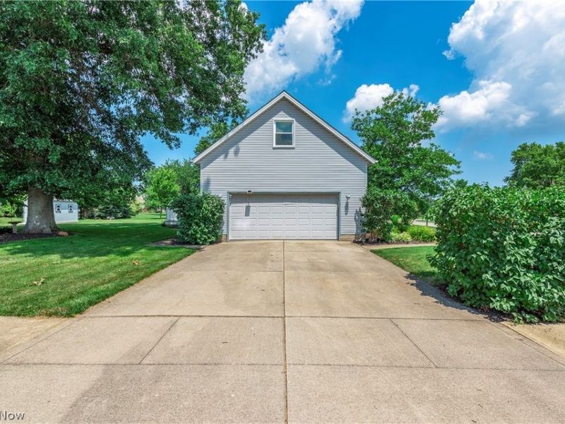 454 Golden Russett Boulevard, Amherst, OH 44001 Photo 48