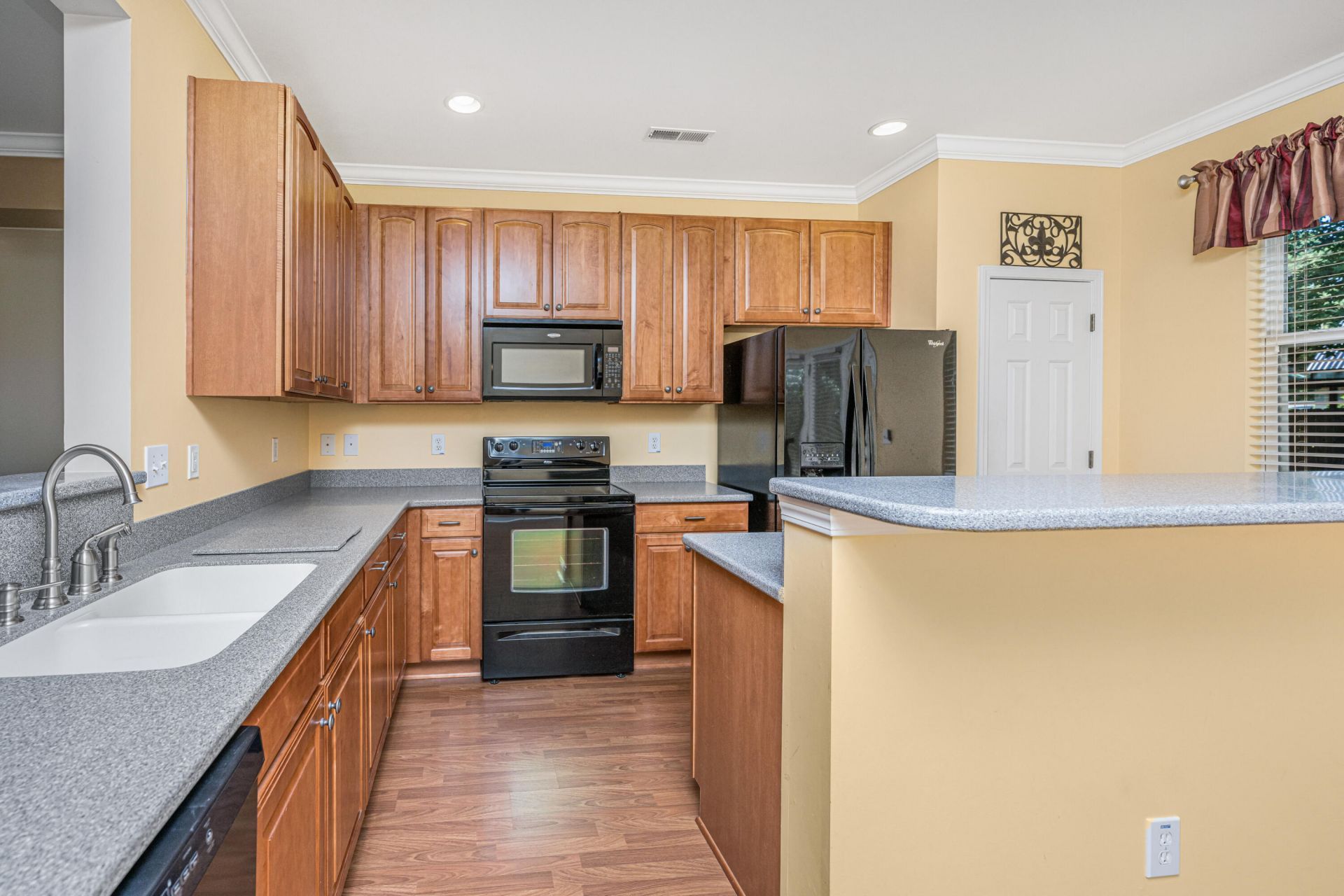 636 Grassy Hill Road Photo 11