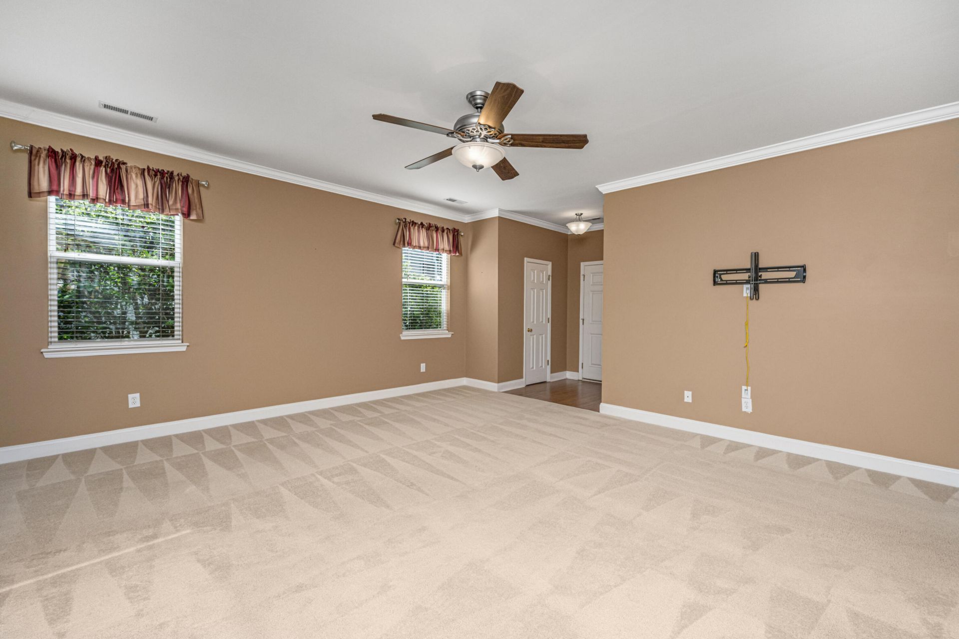636 Grassy Hill Road Photo 7