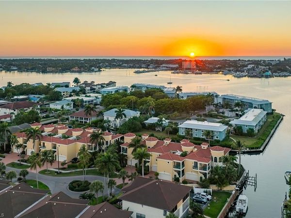 1435 Blue Point AVE , Unit 1435, NAPLES, FL 34102
