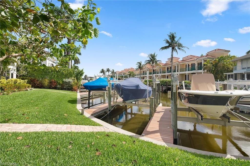 1435 Blue Point Ave, Unit 1435, Naples, FL 34102 Photo