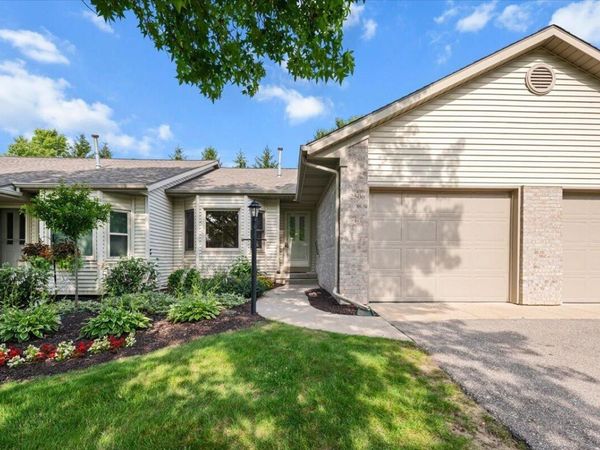2506 Falcon Pointe Drive NW, Unit 70, Grand Rapids, MI 49534