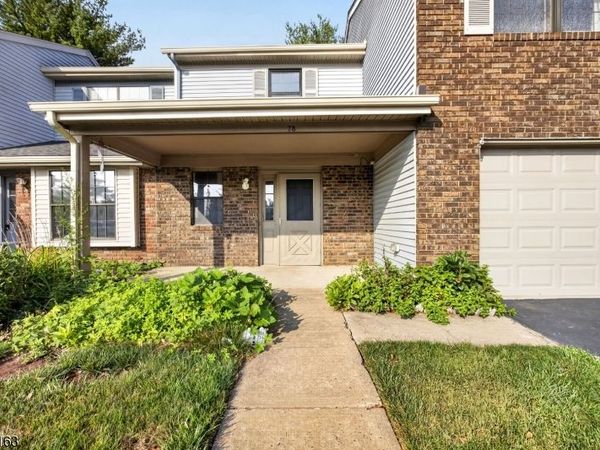 78 Stanwick Ct, Franklin, NJ 08873