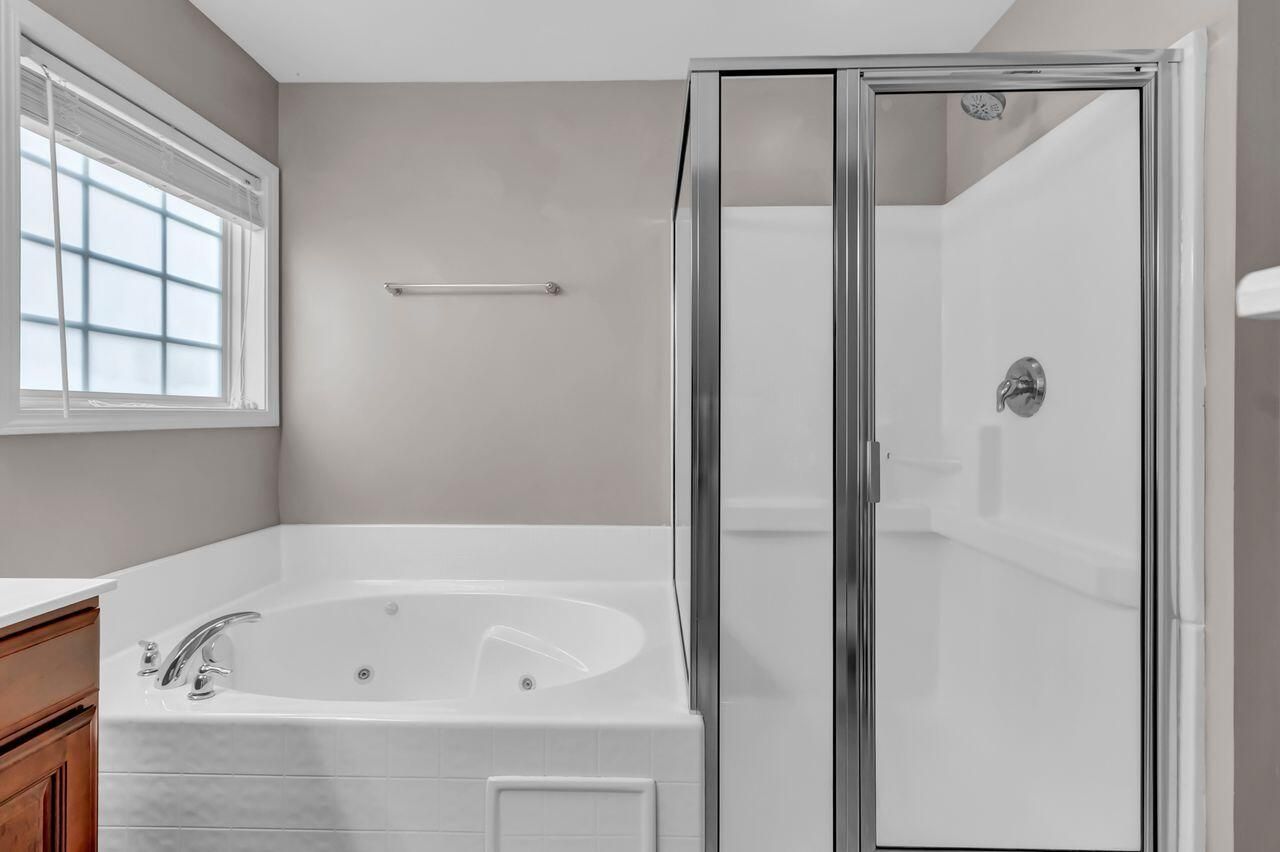 128 Mayfield Drive Photo 17