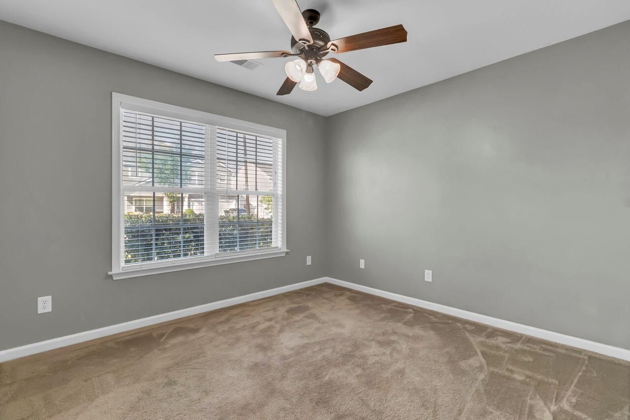 128 Mayfield Drive Photo 19