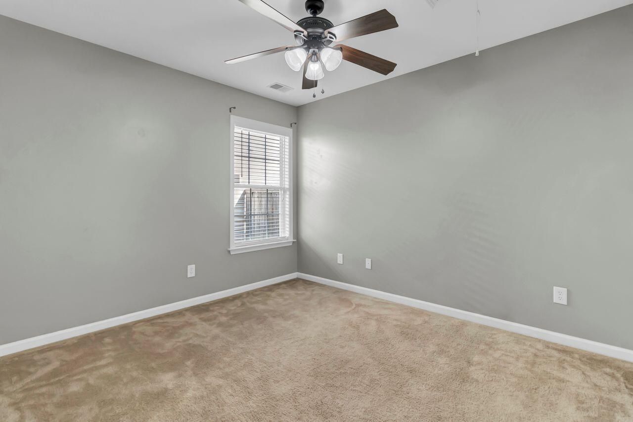 128 Mayfield Drive Photo 22