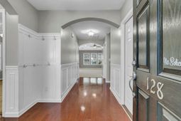 128 Mayfield Drive photo 4