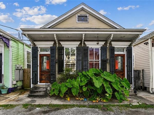 1916 18 CONSTANTINOPLE Street, New Orleans, LA 70115