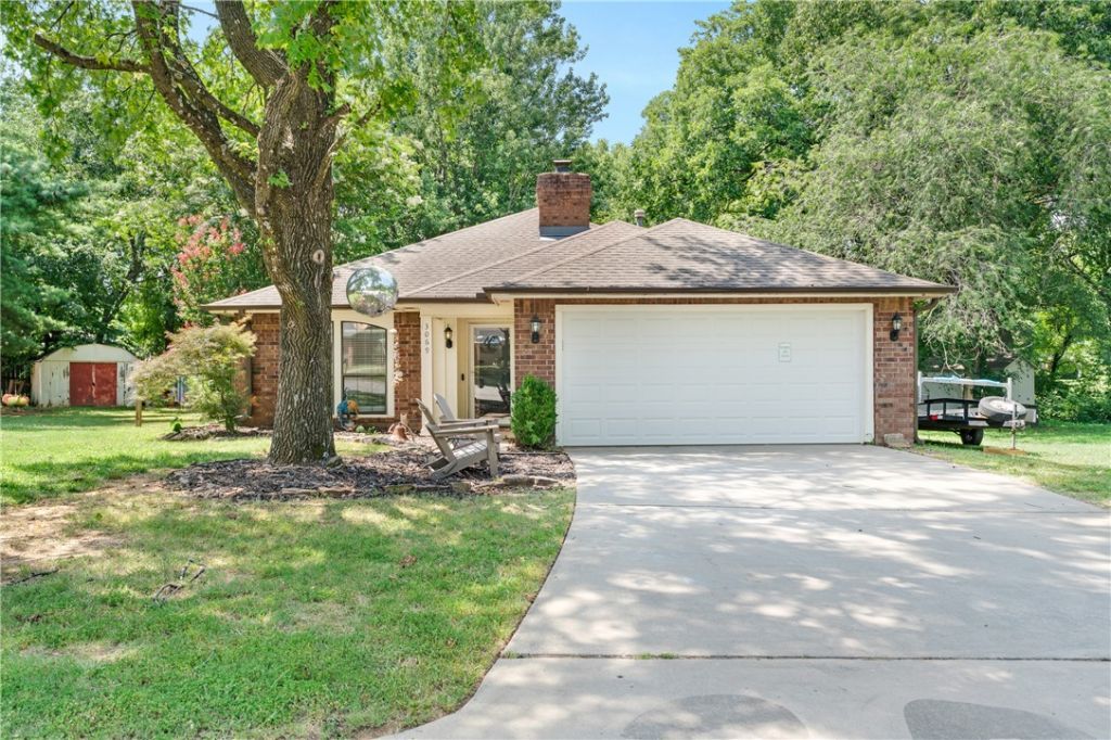 3069 N John Wayne Drive, Fayetteville, AR 72703 Main Photo