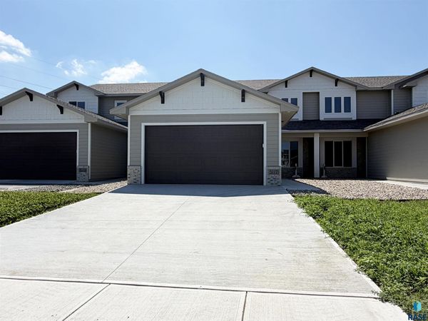 5117 E 67th St, Sioux Falls, SD 57108