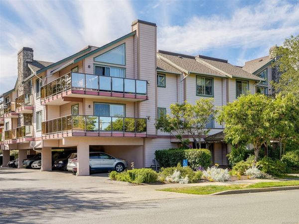 3724 Harriet Rd , Unit #101, Saanich, BC V8Z 3T2