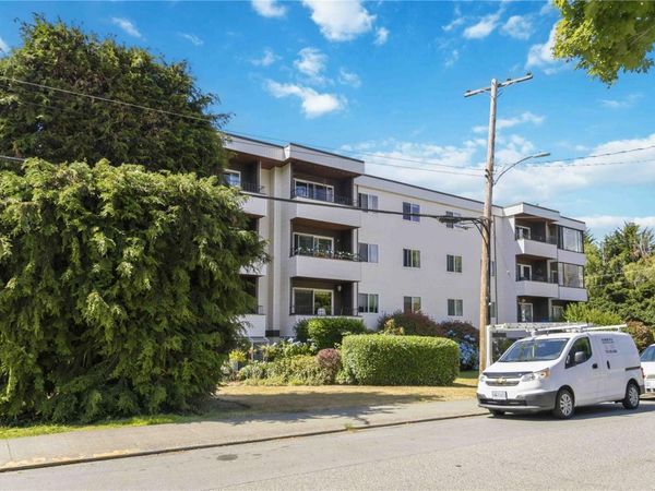 1571 Mortimer St , Unit #401, Saanich, BC V8P 3A7