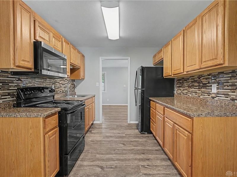 217 Whispering Drive, Trotwood, OH 45426 Photo 12