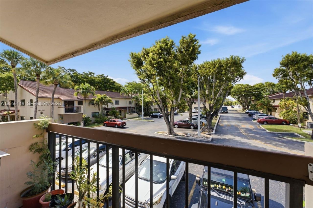 6246 SW 136th Ct , Unit D202, Miami, FL 33183 Photo