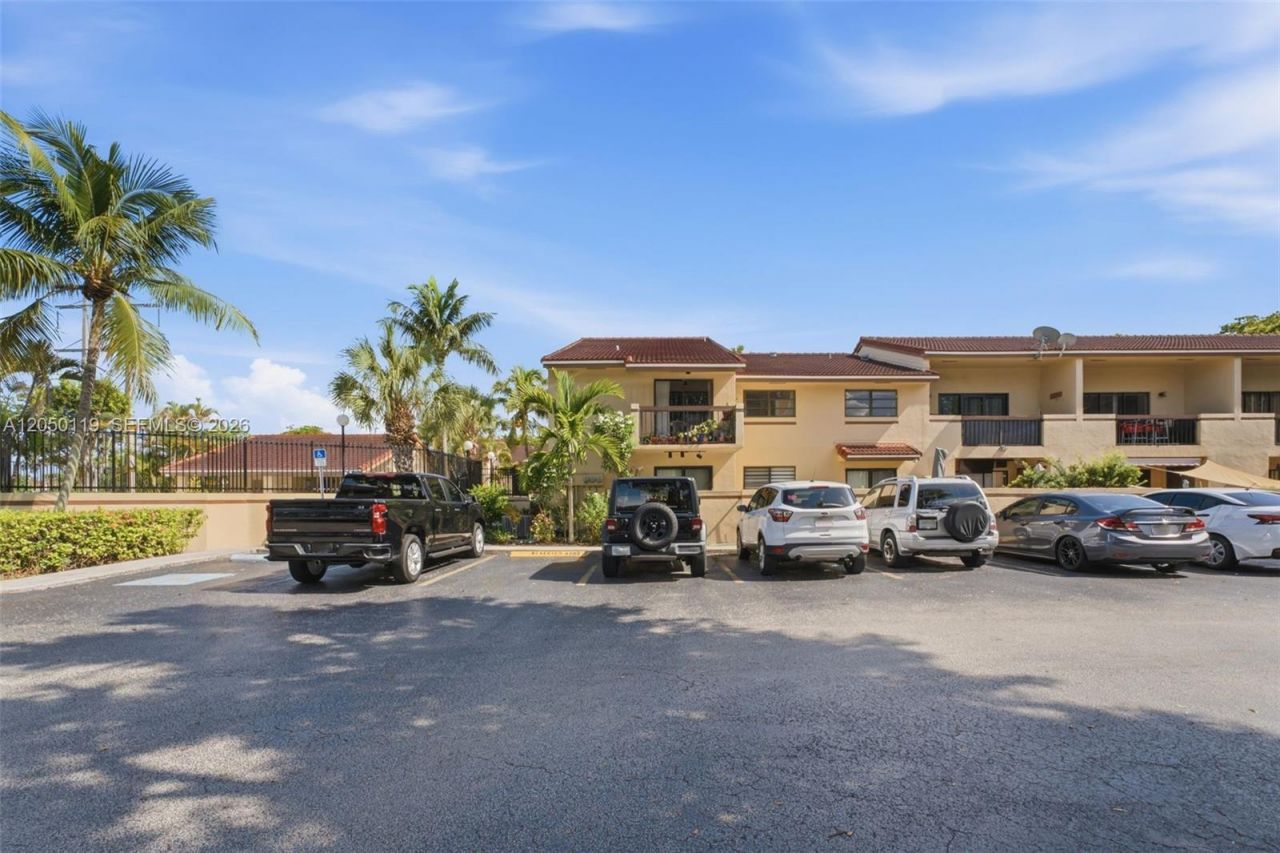 6246 SW 136th Ct , Unit D202, Miami, FL 33183 Photo