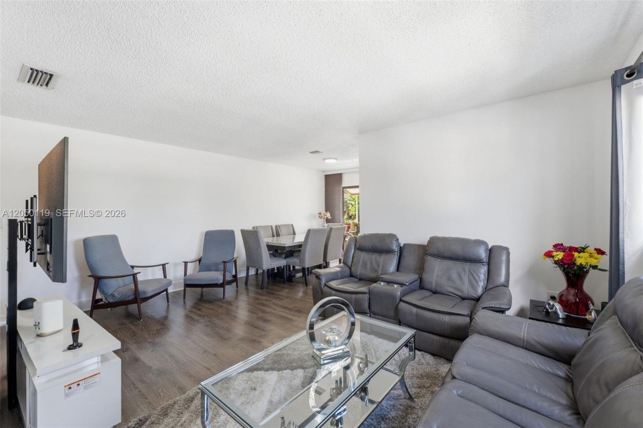 6246 SW 136th Ct , Unit D202, Miami, FL 33183 Photo