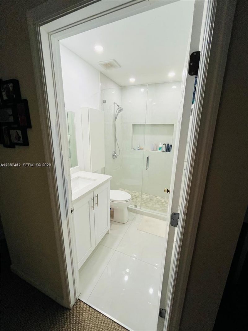 16453 SW 75th Ter, Miami, FL 33193 Photo