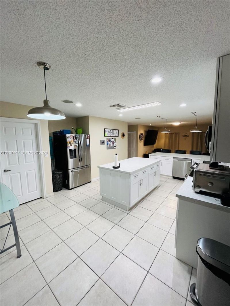 16453 SW 75th Ter, Miami, FL 33193 Photo