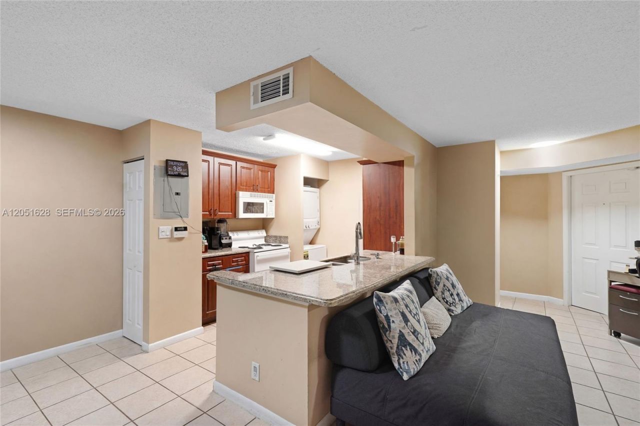 301 SW 86th Ave , Unit 101, Pembroke Pines, FL 33025 Photo