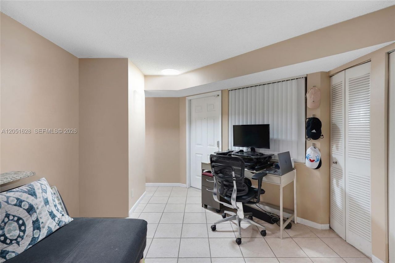301 SW 86th Ave , Unit 101, Pembroke Pines, FL 33025 Photo