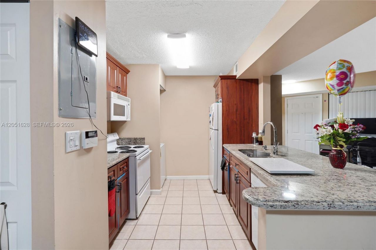 301 SW 86th Ave , Unit 101, Pembroke Pines, FL 33025 Photo