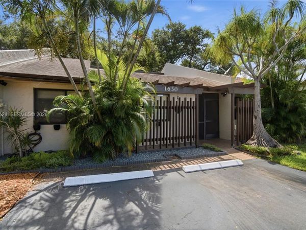 1630 NW 98th Ter , Pembroke Pines, FL 33024