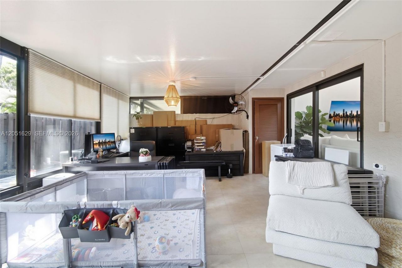 1630 NW 98th Ter , Pembroke Pines, FL 33024 Photo