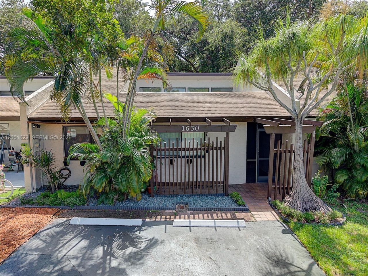 1630 NW 98th Ter , Pembroke Pines, FL 33024 Photo