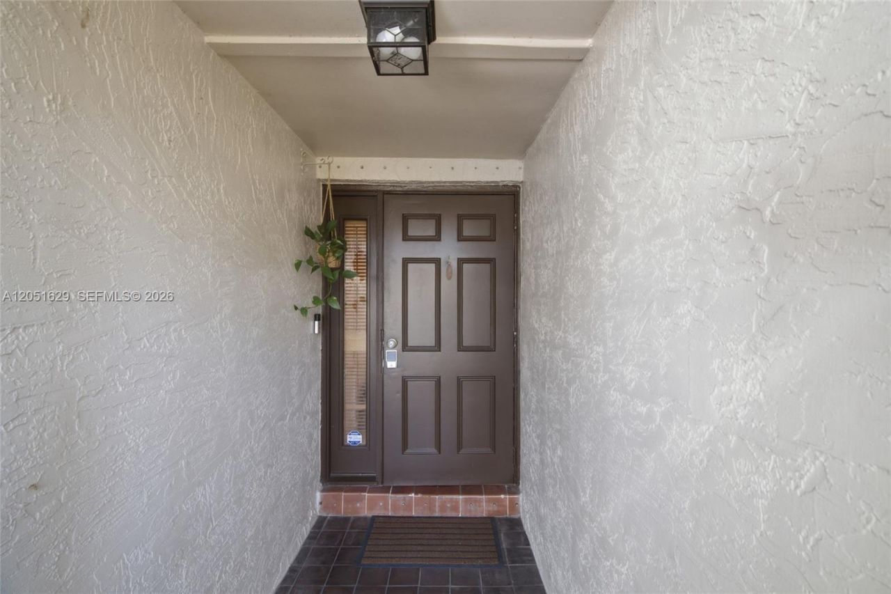 1630 NW 98th Ter , Pembroke Pines, FL 33024 Photo
