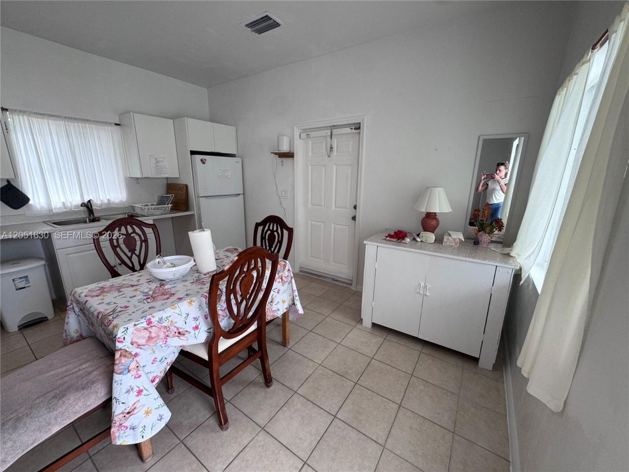 1239 N Victoria Park Rd , Unit COTTAGE, Fort Lauderdale, FL 33304 Photo