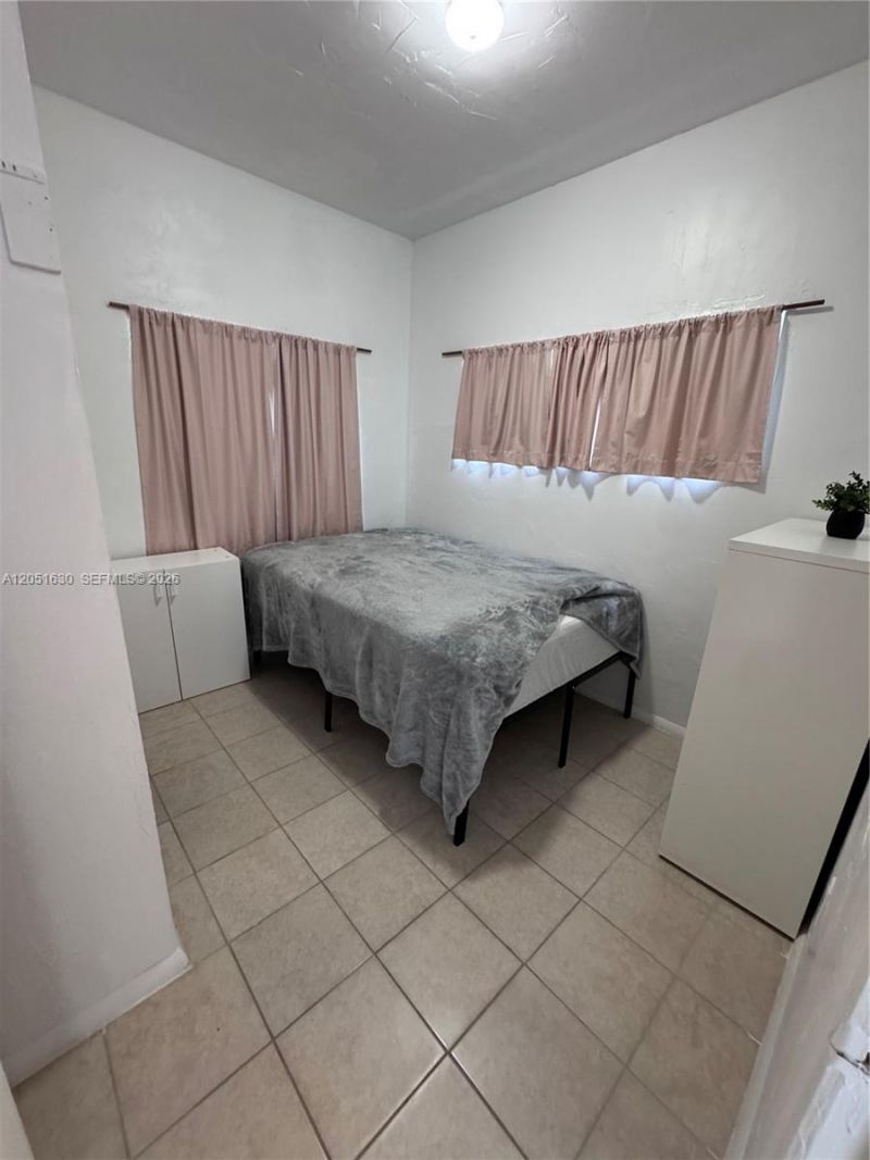 1239 N Victoria Park Rd , Unit COTTAGE, Fort Lauderdale, FL 33304 Photo