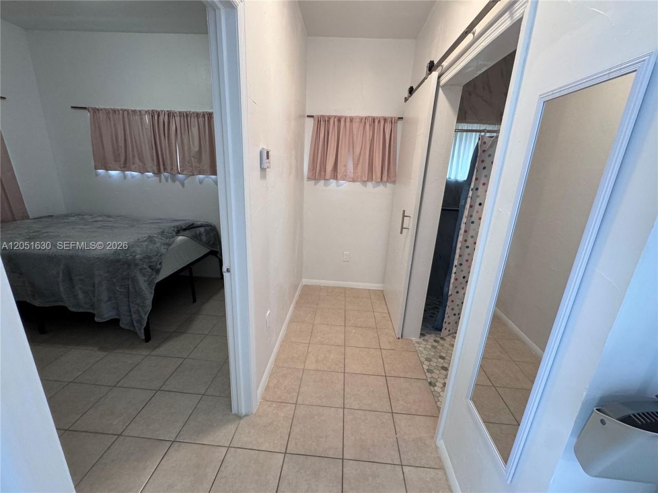 1239 N Victoria Park Rd , Unit COTTAGE, Fort Lauderdale, FL 33304 Photo