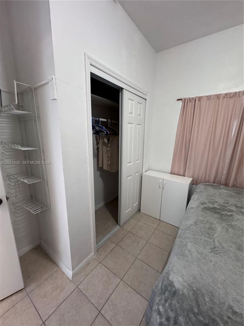 1239 N Victoria Park Rd , Unit COTTAGE, Fort Lauderdale, FL 33304 Photo