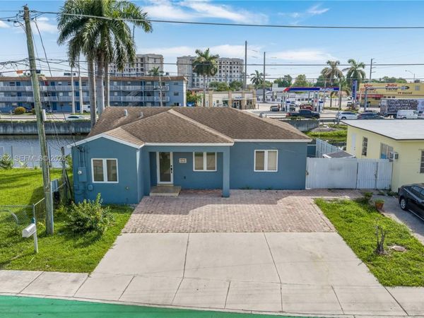 7515 NW South River Dr, Unit 7515, Medley, FL 33166
