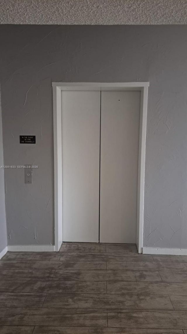 230 Lakeview Dr, Unit 310, Weston, FL 33326 Photo