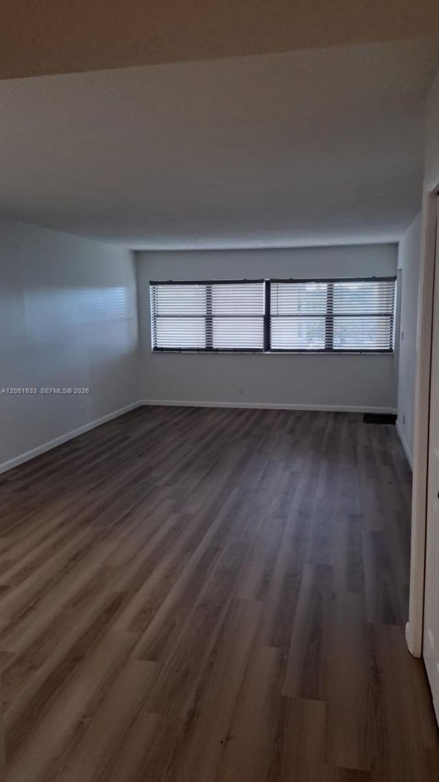 230 Lakeview Dr, Unit 310, Weston, FL 33326 Photo