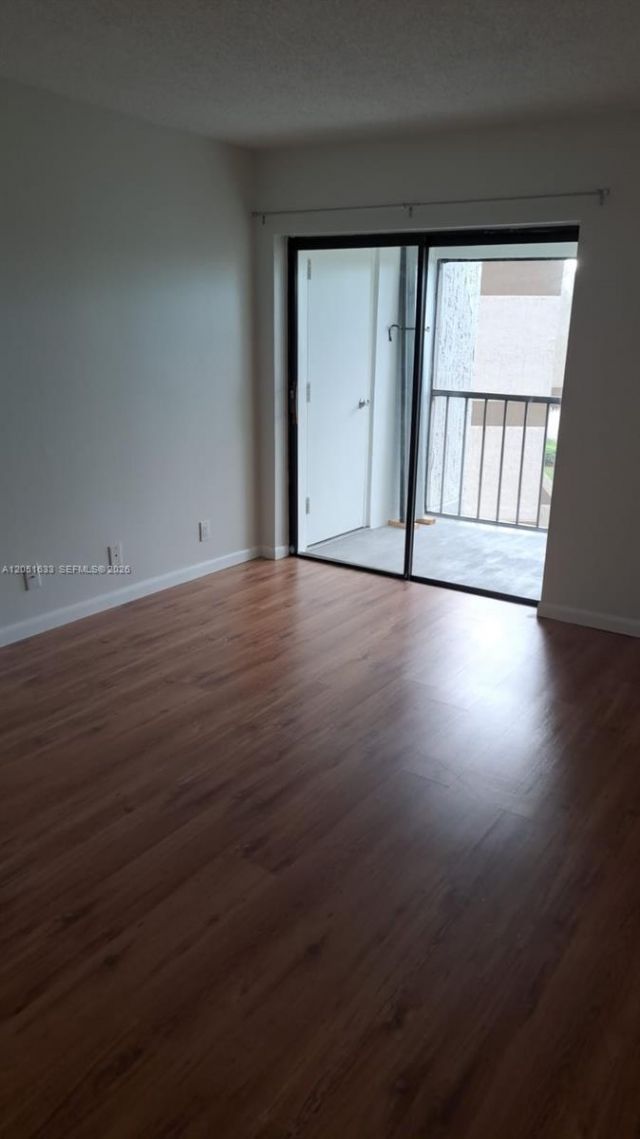 230 Lakeview Dr, Unit 310, Weston, FL 33326 Photo
