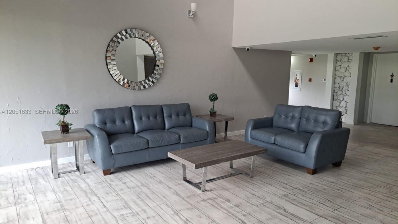 230 Lakeview Dr, Unit 310, Weston, FL 33326 Photo