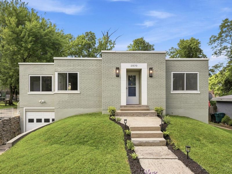2879 St Catherine Place, Cincinnati, OH 45211 Photo 2