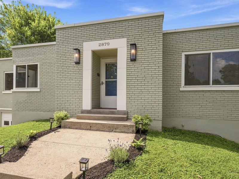 2879 St Catherine Place, Cincinnati, OH 45211 Photo 3