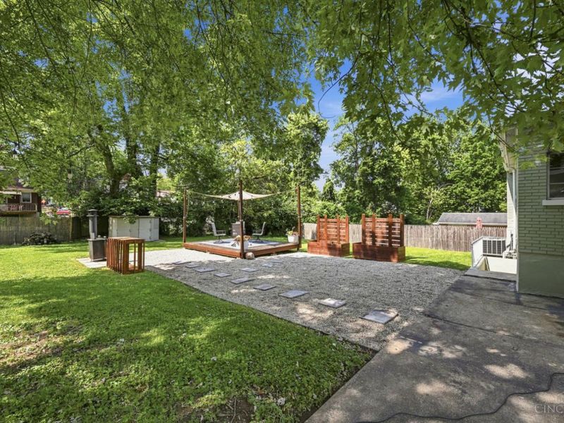 2879 St Catherine Place, Cincinnati, OH 45211 Photo 35
