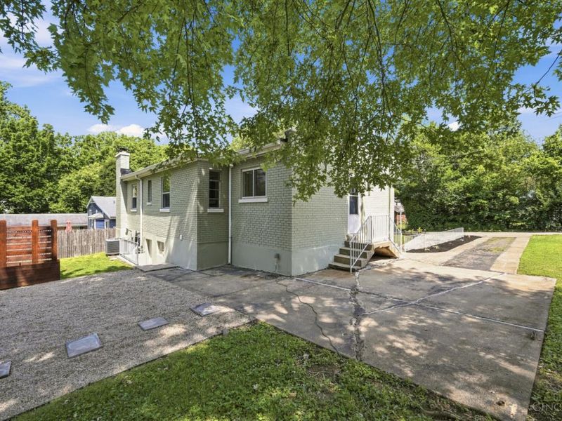 2879 St Catherine Place, Cincinnati, OH 45211 Photo 43