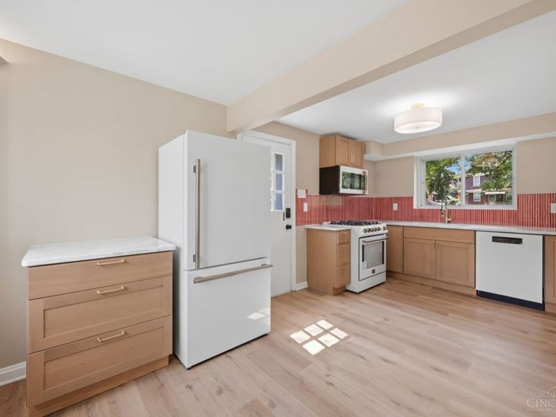 2879 St Catherine Place, Cincinnati, OH 45211 Photo 8