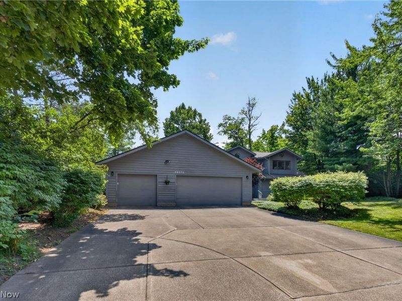 25370 Letchworth Road, Beachwood, OH 44122 Photo 4
