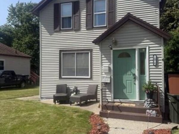 1074 W Grand Avenue, Muskegon, MI 49441
