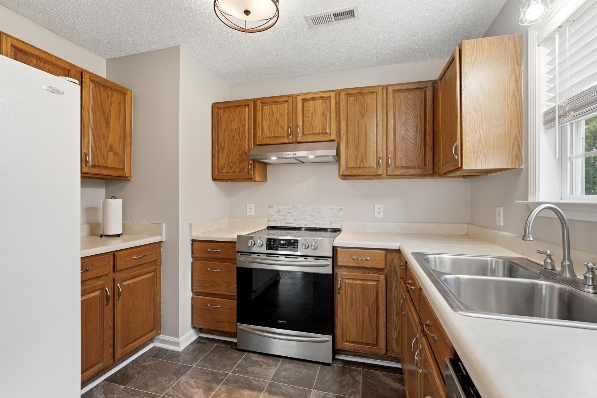 3298 Bakersfield Rd. Photo 12