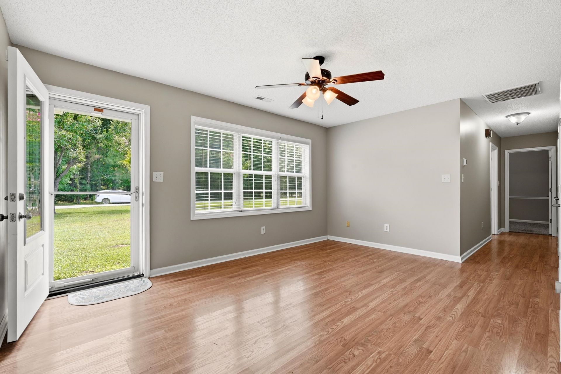 3298 Bakersfield Rd. Photo 8
